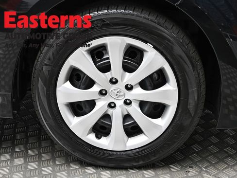 Used 2025 Toyota Corolla LE image 31