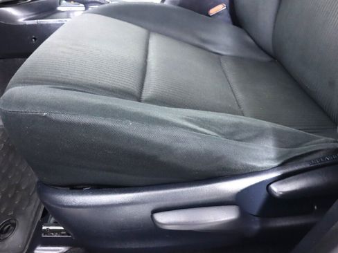 Used 2018 Toyota RAV4 LE AWD/4WD image 24