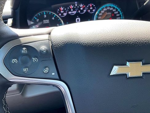 Used 2017 Chevrolet Suburban Premier AWD/4WD image 23