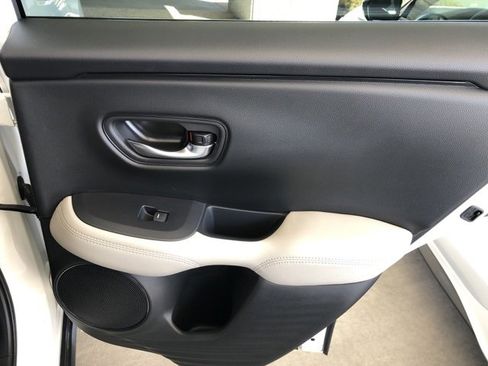 Used 2025 Honda HR-V LX image 47