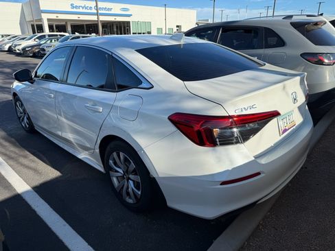 Used 2023 Honda Civic LX image 3