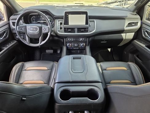 Used 2023 GMC Yukon AT4 w/ Technology Package image 8