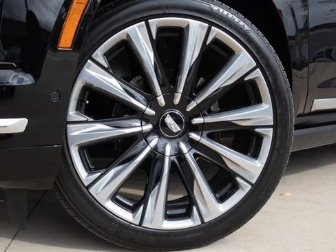 Certified 2025 Cadillac Escalade Premium Luxury w/ Touring Package image 2