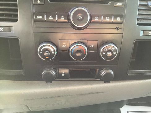 Used 2013 Chevrolet Silverado 1500 W/T image 35