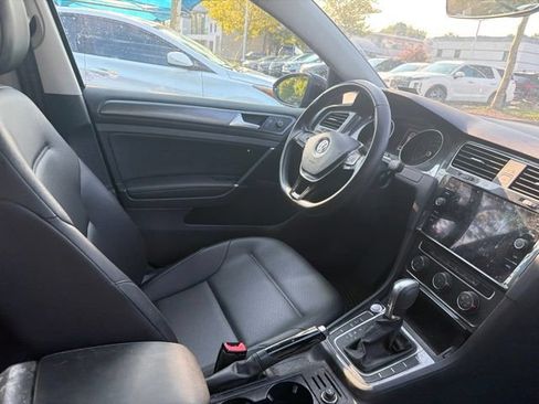 Used 2019 Volkswagen Golf SE FWD image 12
