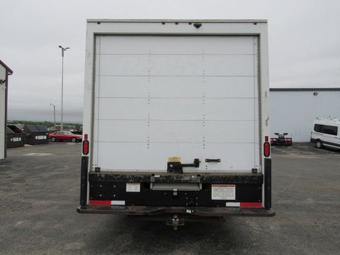 Used 2021 GMC Savana 3500 Extended w/ Power Convenience Package RWD image 3