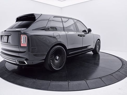 Used 2020 Rolls-Royce Cullinan AWD/4WD image 18