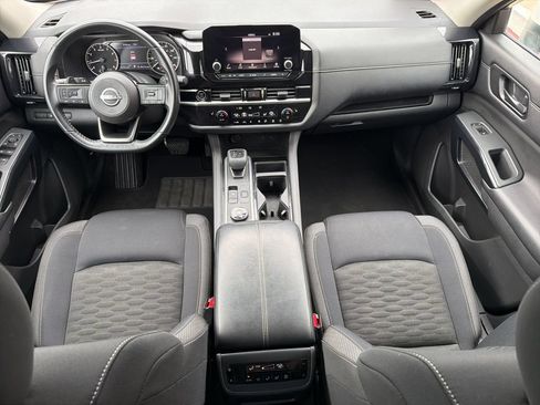 Used 2023 Nissan Pathfinder SV AWD/4WD image 19