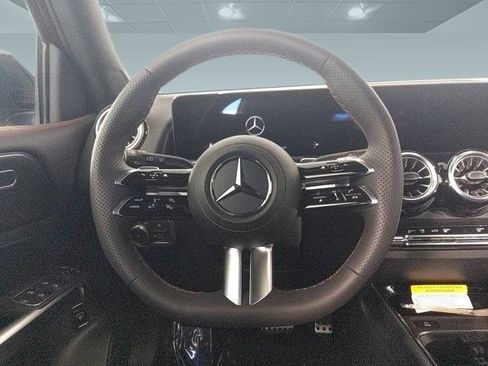 New 2024 Mercedes-Benz GLB 250 image 11