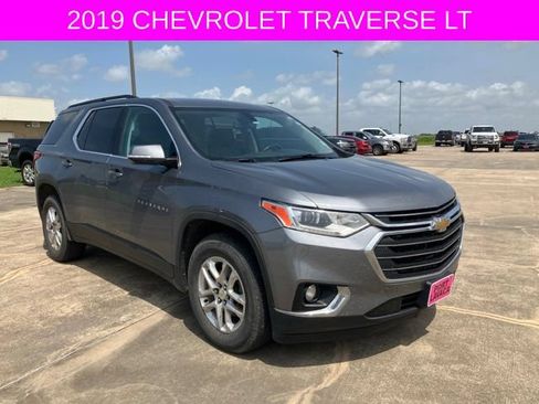 Used 2019 Chevrolet Traverse LT FWD image 9
