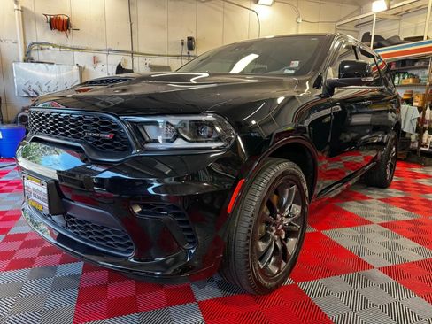 Used 2024 Dodge Durango GT AWD/4WD image 3
