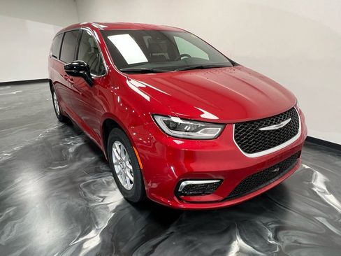 New 2026 Chrysler Pacifica Select FWD image 19