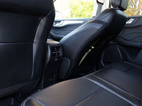 Used 2022 Ford Escape SEL w/ Technology Package image 8