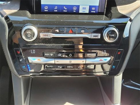 Certified 2021 Ford Explorer Platinum w/ Equipment Group 601A image 27