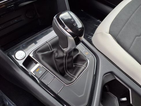 New 2026 Volkswagen Taos SE image 19