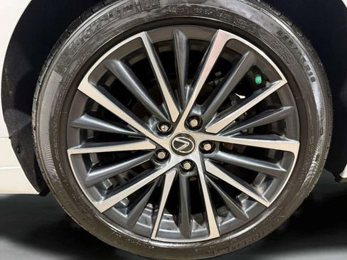 Used 2025 Lexus ES 350 w/ Premium Package image 36