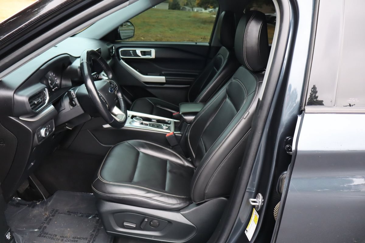 Used 2022 Ford Explorer XLT w/ Equipment Group 202A AWD/4WD image 19