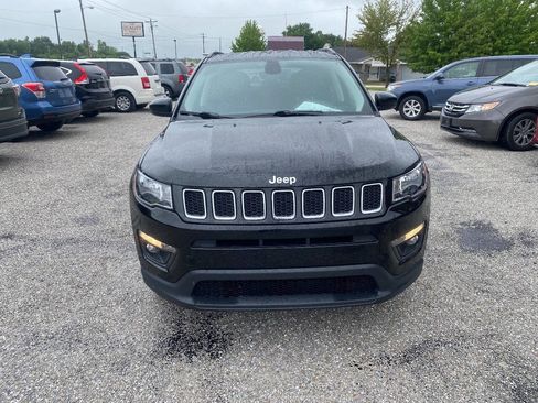 Used 2018 Jeep Compass Latitude w/ Cold Weather Group image 2