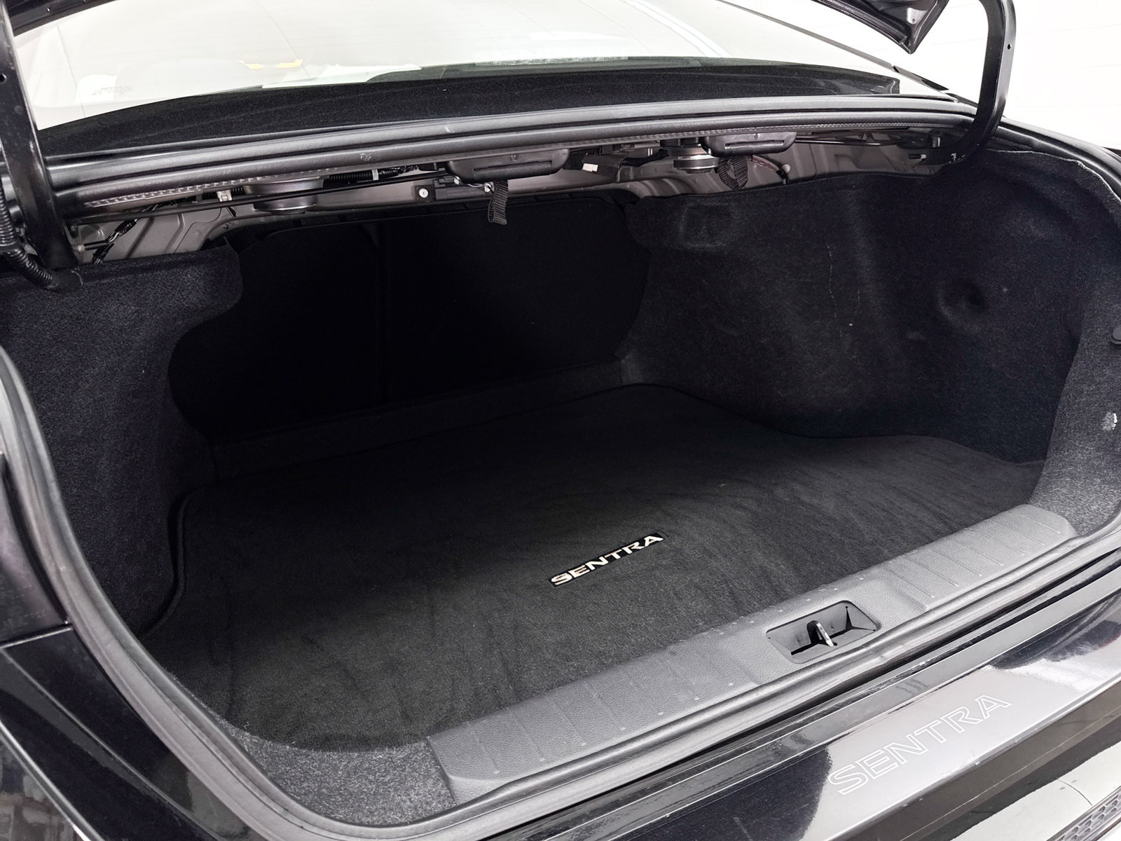 Used 2022 Nissan Sentra SV w/ Trunk Package FWD image 24