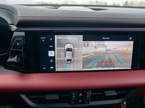 Certified 2025 Porsche Macan Electric image 18