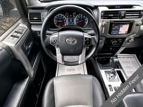 Used 2018 Toyota 4Runner SR5 Premium AWD/4WD image 5