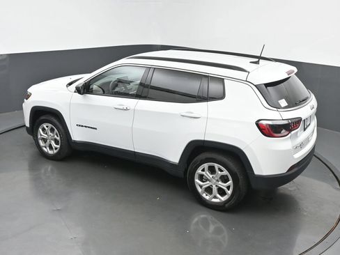Used 2024 Jeep Compass Latitude AWD/4WD image 42