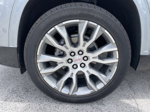 Certified 2025 GMC Acadia Denali w/ Super Cruise Package image 36