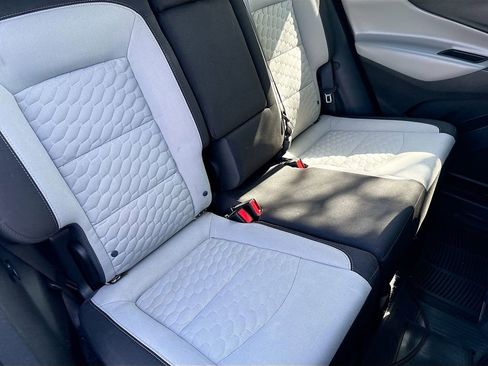 Used 2018 Chevrolet Equinox LS AWD/4WD image 24