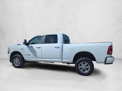 Used 2023 RAM 2500 Laramie AWD/4WD image 9