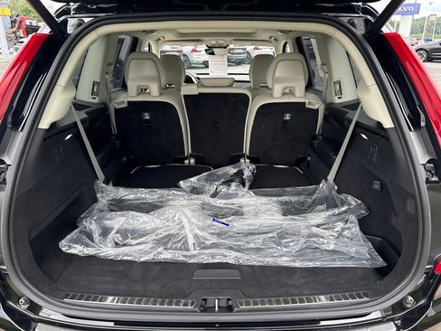 Certified 2025 Volvo XC90 T8 Plus w/ Protection Package Premier AWD/4WD image 40