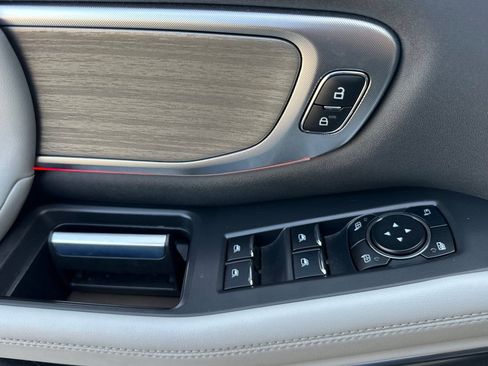 Certified 2025 Ford Expedition Platinum AWD/4WD image 10