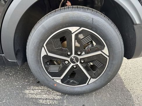 New 2026 Kia Niro LX FWD image 5