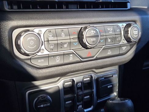 New 2026 Jeep Gladiator Willys image 13