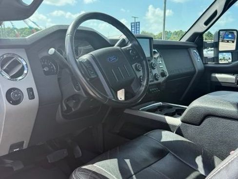 Used 2016 Ford F250 Lariat w/ Lariat Ultimate Package AWD/4WD image 16
