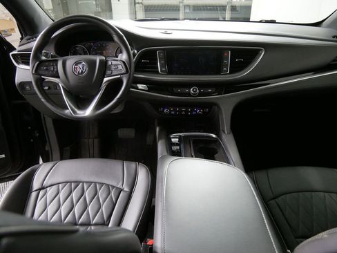 Used 2023 Buick Enclave Avenir image 24