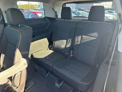 Used 2023 GMC Acadia AT4 image 30