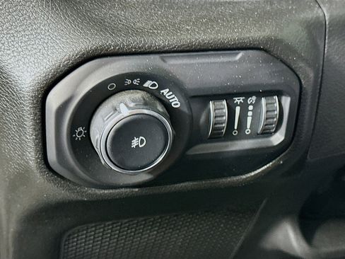 Used 2022 Jeep Wrangler Sport S image 16