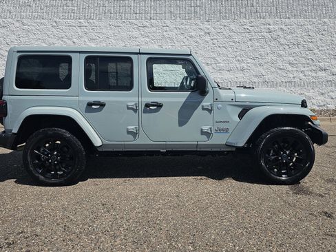 Used 2024 Jeep Wrangler Unlimited Sahara AWD/4WD image 5