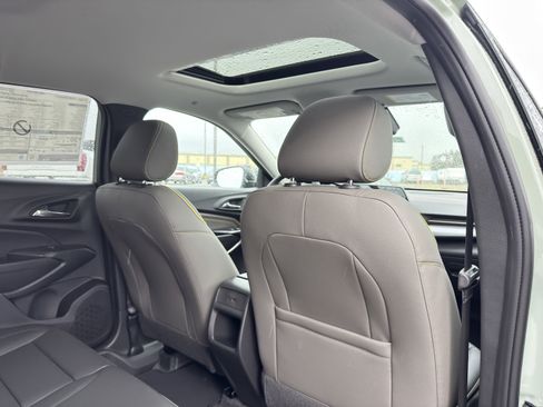 New 2026 Chevrolet Trax ACTIV w/ Sunroof Package FWD image 24