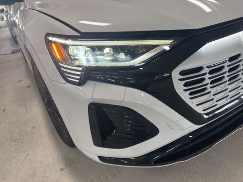 Used 2024 Audi Q8 e-tron Prestige w/ Prestige Package AWD/4WD image 1