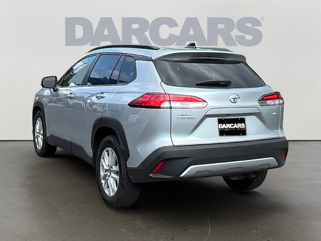 Used 2025 Toyota Corolla Cross LE FWD image 5