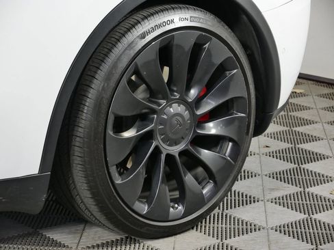 Used 2022 Tesla Model Y Performance AWD/4WD image 12