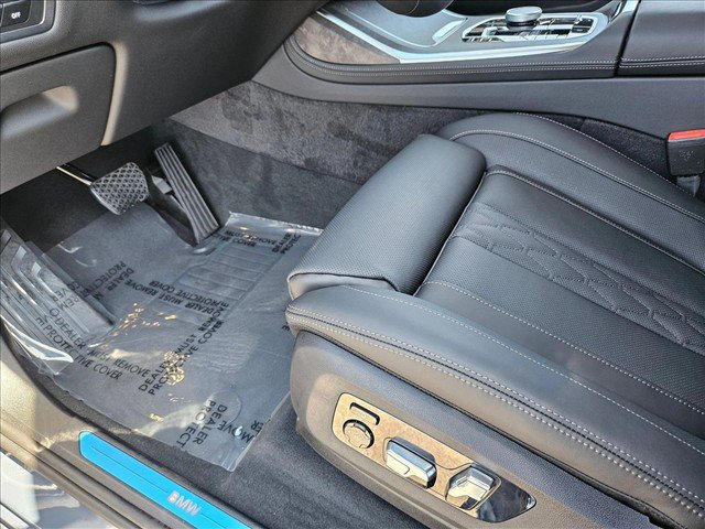 Used 2026 BMW X7 xDrive40i AWD/4WD image 4