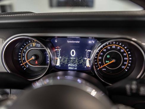 Used 2022 Jeep Wrangler Unlimited Sahara w/ Cold Weather Group image 22