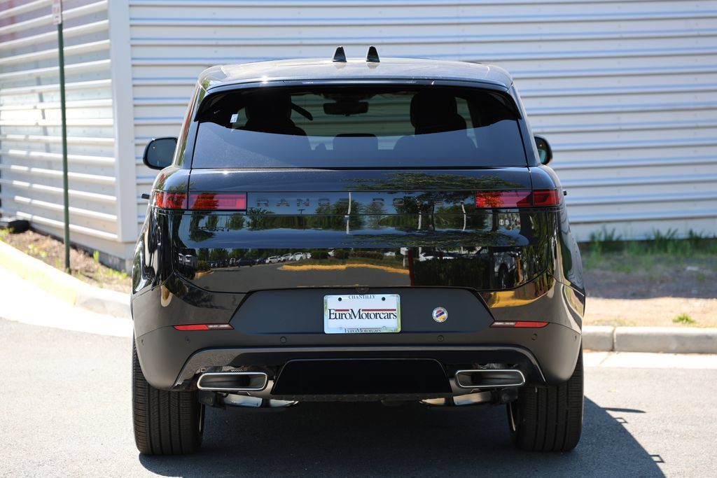 New 2026 Land Rover Range Rover Sport SE AWD/4WD image 3