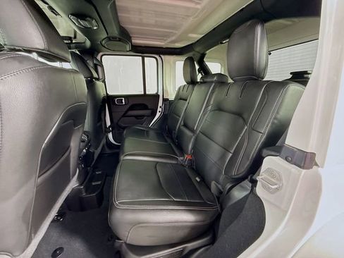 Used 2022 Jeep Wrangler Unlimited Sahara image 23