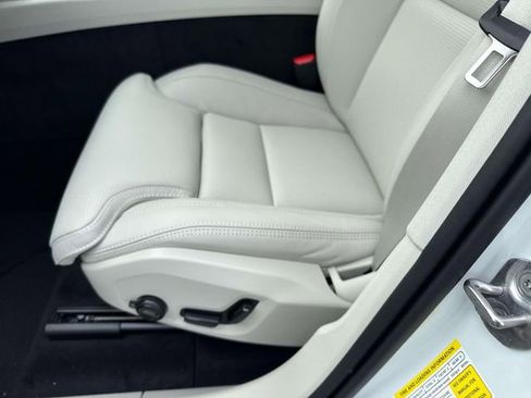 New 2026 Volvo XC60 B5 Ultra w/ Climate Package image 20