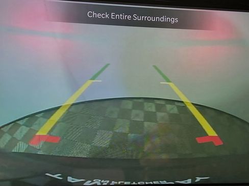 Used 2024 Chrysler Pacifica Touring-L image 28