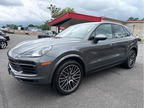 Used 2019 Porsche Cayenne S AWD/4WD image 3