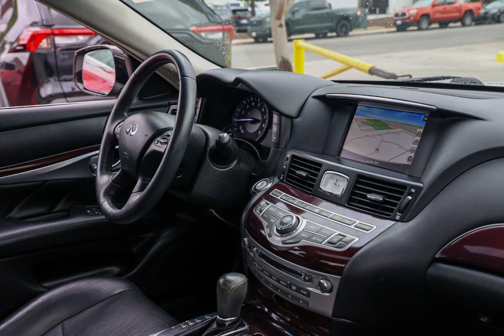 Used 2019 INFINITI Q70 Luxe AWD/4WD image 21